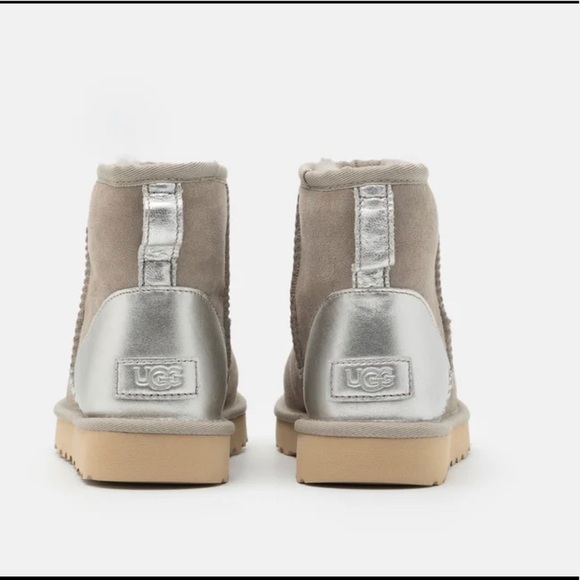 UGG Classic Mini II Metallic - Picture 7 of 10